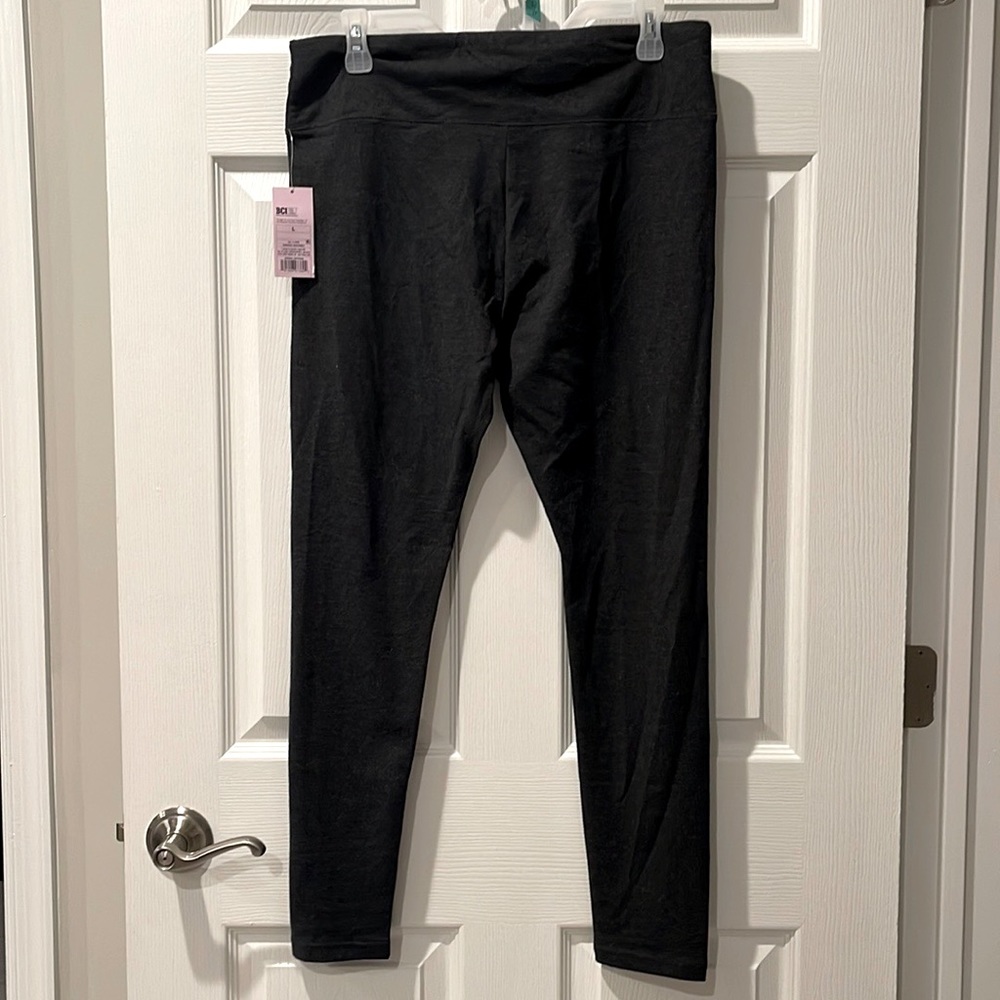 dark grey / black leggings